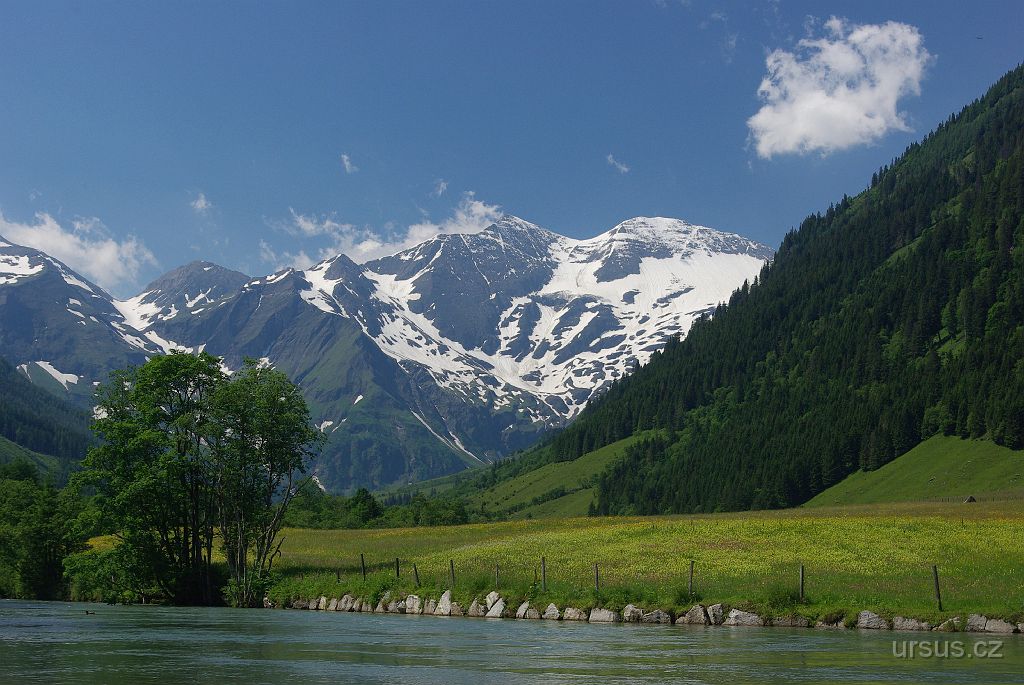 IMGP2418.JPG - DEN2: Je krásné, stabilní počasí a my míříme po slinici Hochalpenstrasse k nejvyšším vrcholkům Vysokých Taur.