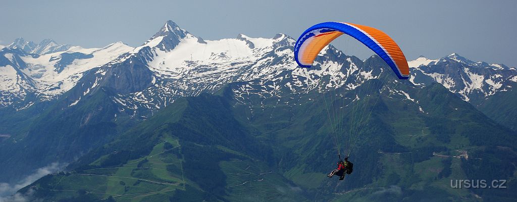 IMGP3180.JPG - Paraglide a výhled na Grossglockner a Kaprunský ledovec...dokonalá kombinace:-)