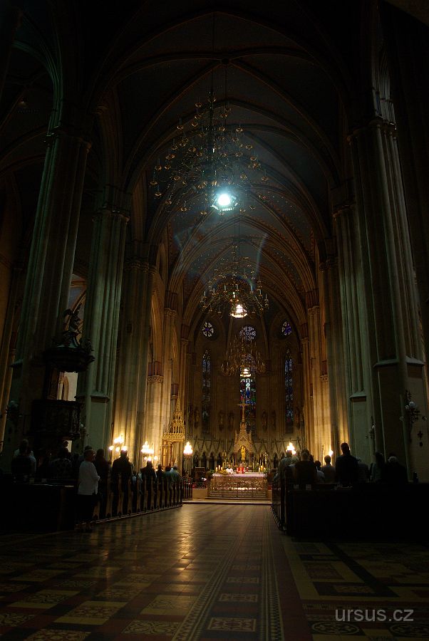 IMGP9515.JPG - Pohledem do interiéru katedrály naše Jadranské putování končí.