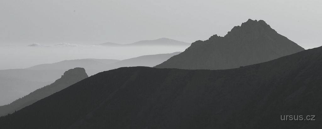 IMGP9246.jpg - Divoký Velký a Malý Rozsutec.