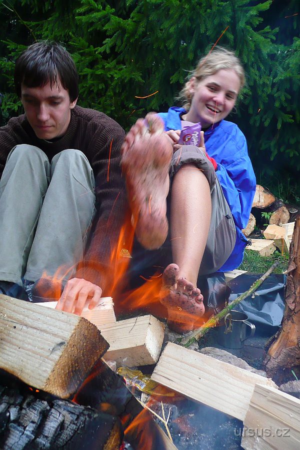 P1010851.JPG - A protože byla zima, opékali jsme co se dalo.