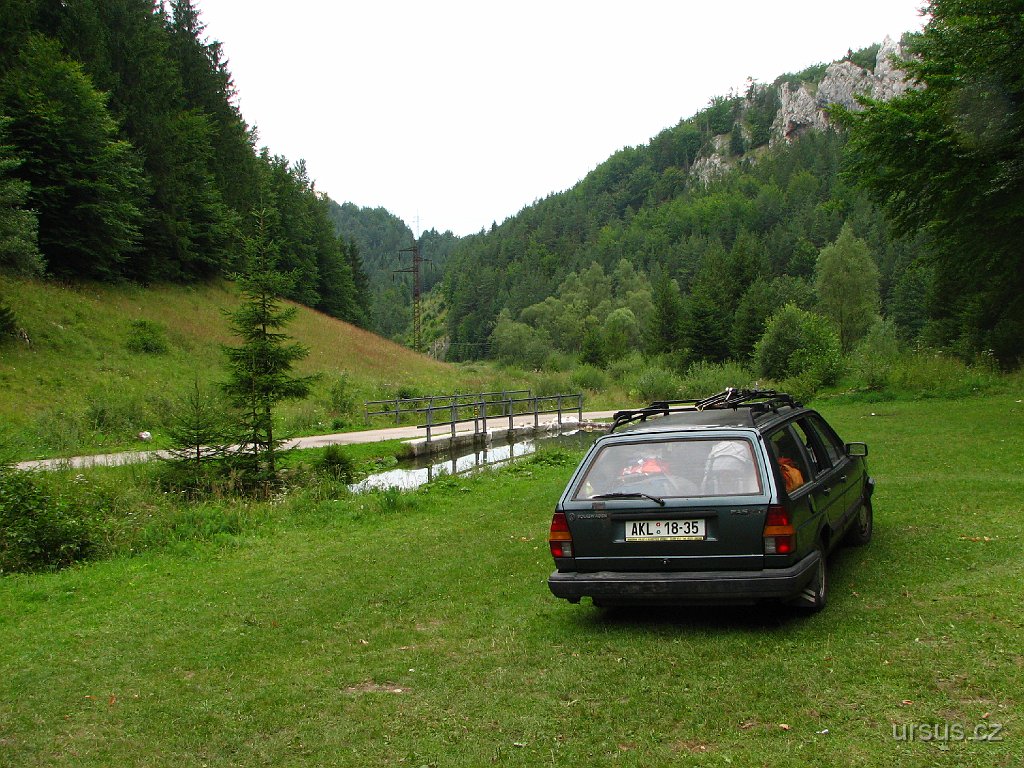 75.JPG - Mise "Střelný prach" je splněna. Počet zraněných: 0, počet spokojených: 5, počet zážitků: nekonečně... Prostě se těšíme na to, až zase tuto odlehlou oblast Strážovských vrchů někdy navštívíme! Tak dovidenia priatelia...