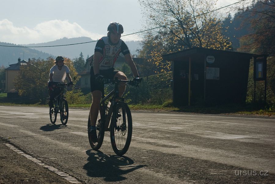 IMGP9738.jpg - Na naší trase na Bumbálku se k nám připojil další bajker- Hřibík z Trenčína.